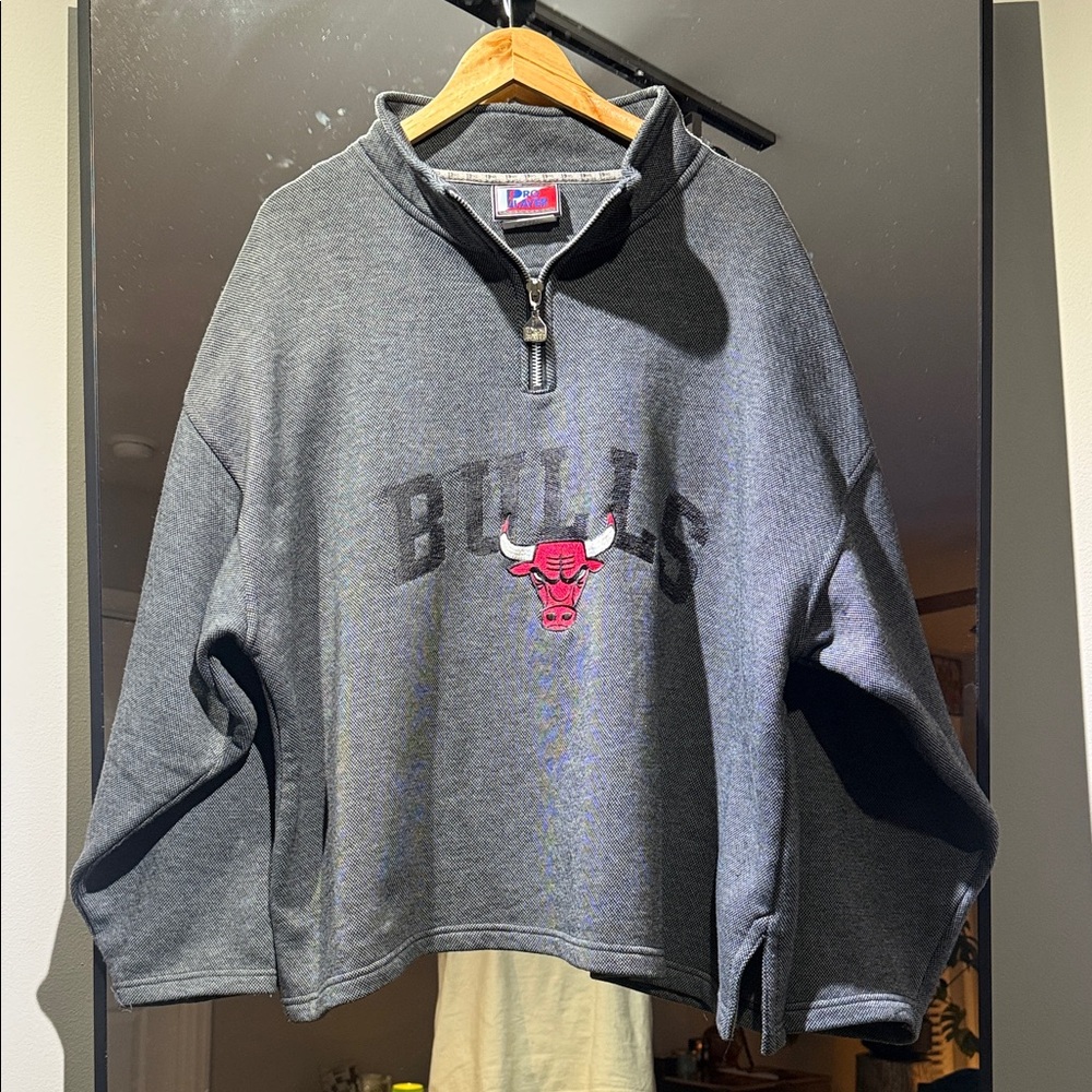 Vintage 90s Pro Player Chicago Bulls Gray Quarter-Zip Sweatshirt